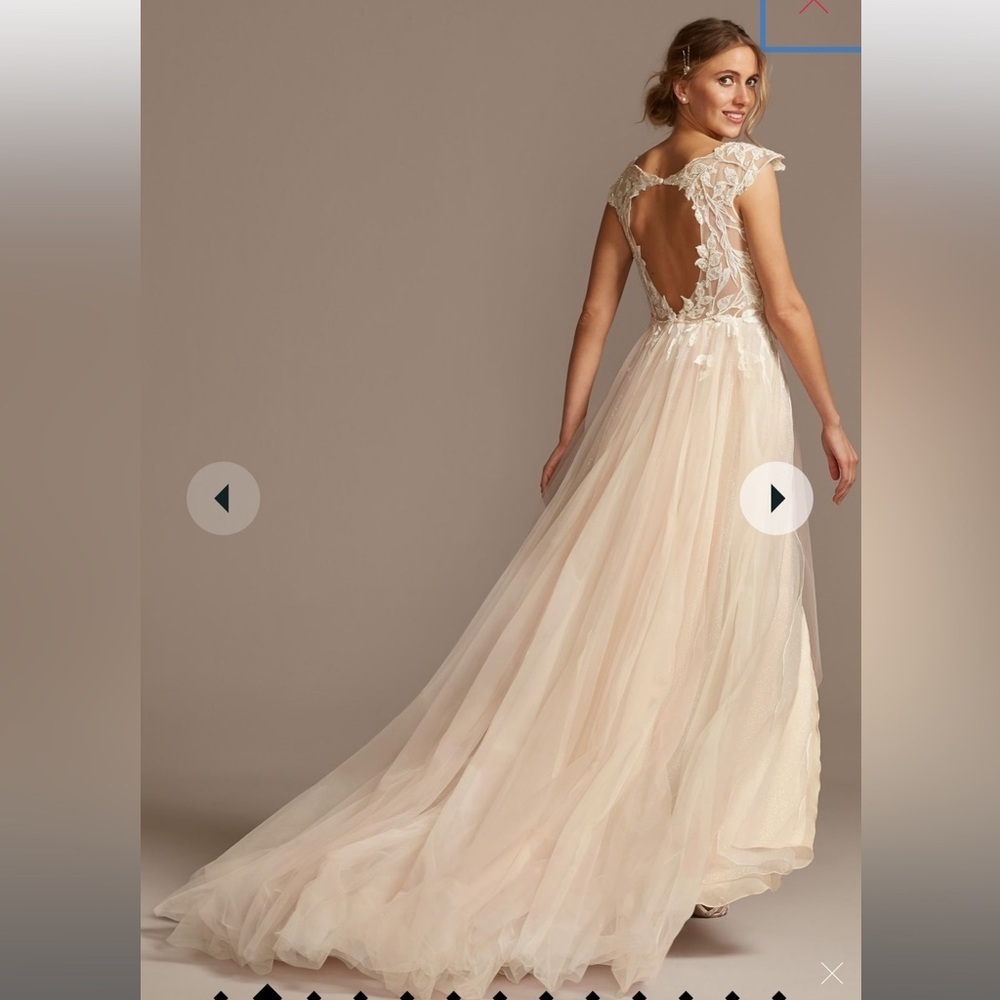 GALINA SIGNATURE
illusion plunge lace appliqued wedding dress​​​ - Picture 4 of 8